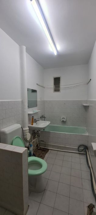 Vind apartamnt 2 camere zona centrala