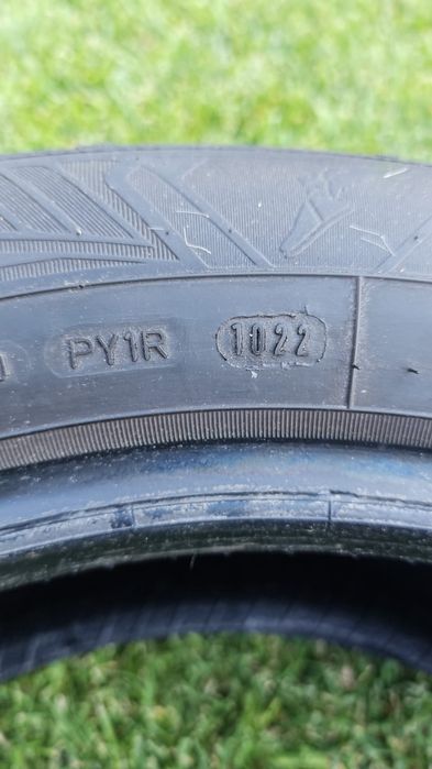 225 55 17Goodyear vector Gen 3