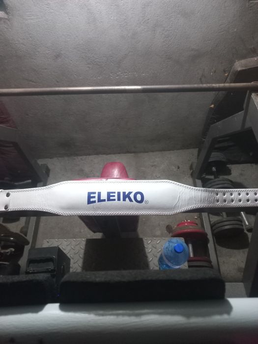 Колан за вдигане на тежести