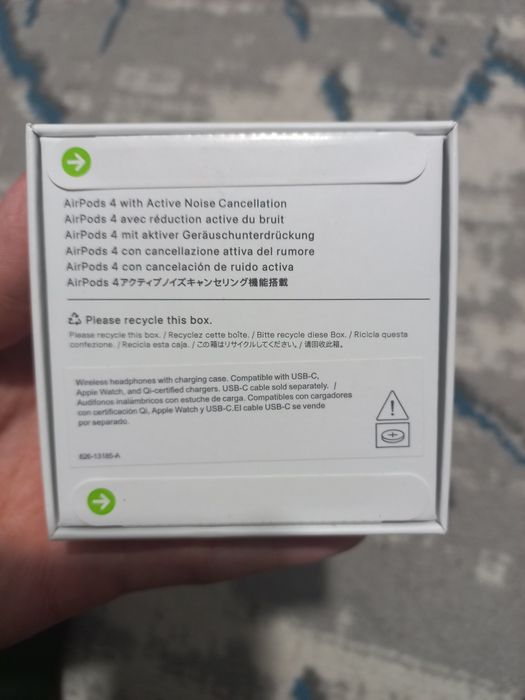 Airpods 4 (Active Noise Cancellation)