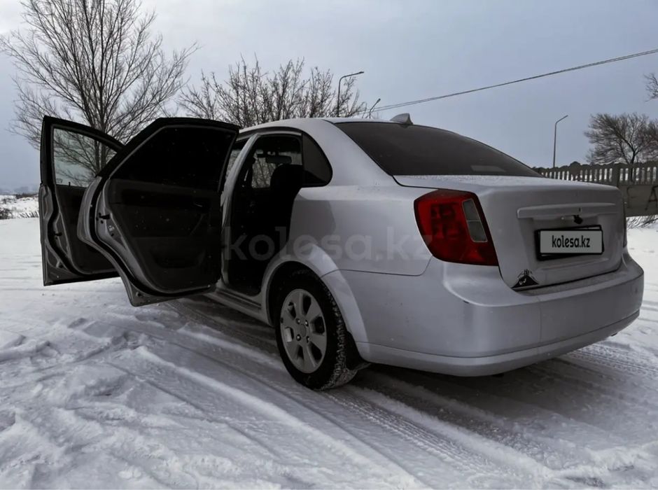 Машина Daewoo Gentra