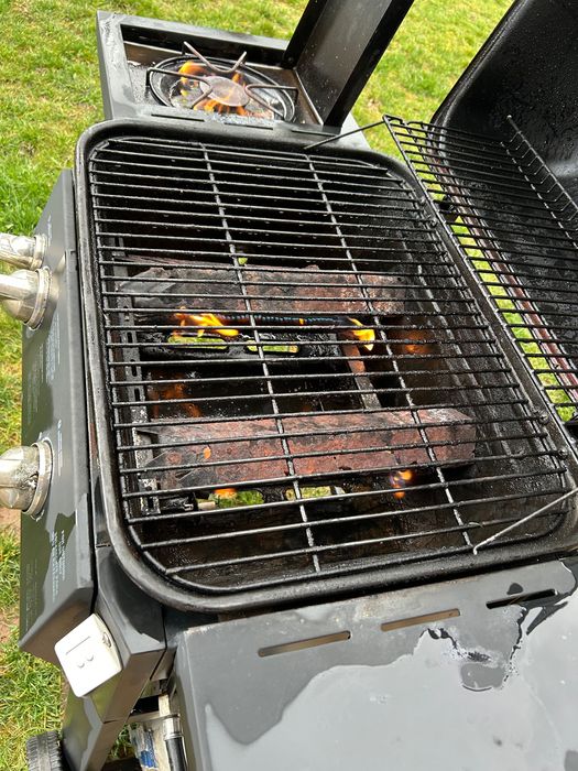 Газово барбекю с вграден газов котлон