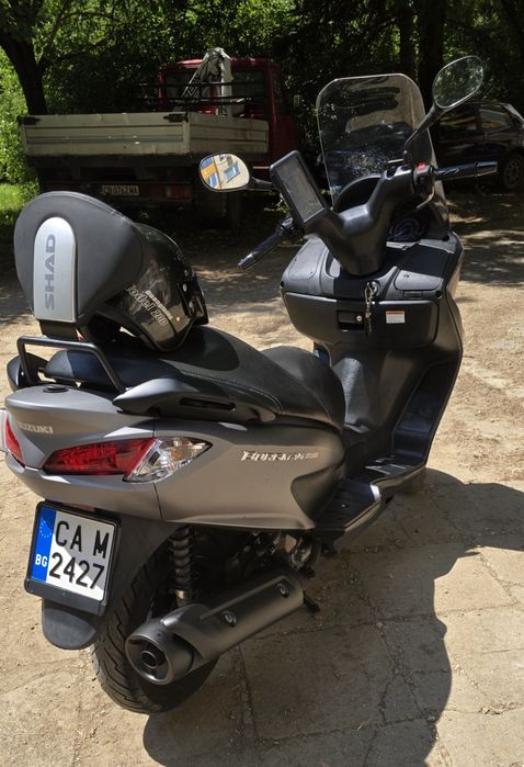 Скутер Suzuki BURGMAN 200.