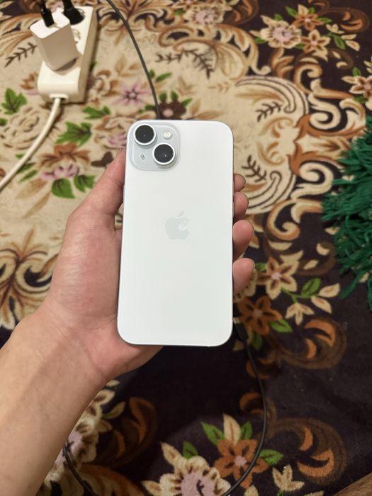 Продаю IPhone 15 256g
