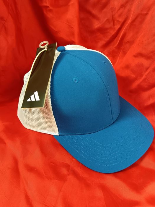 Продам бейсболки, новые.