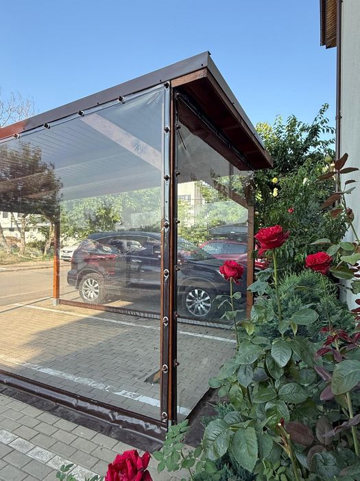 Carpot auto (garaj) acoperit cu tabla cutata și ichidere