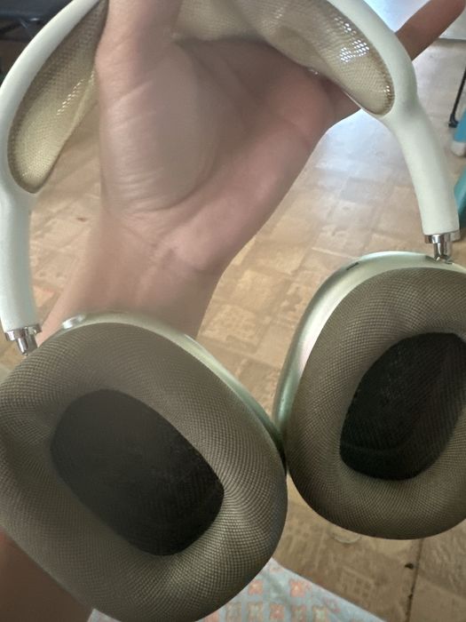 Apple airpods max green