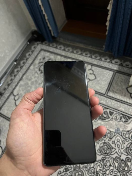 Infinix Hot 40 Pro 256G srochna sotiladi