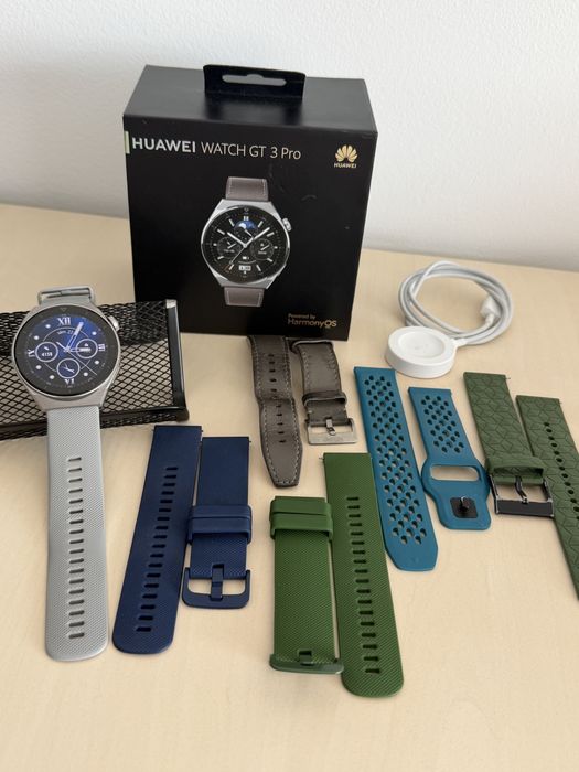 De vanzare Huawei GT3 Pro, factura, cutie si 6 curele de rezerva