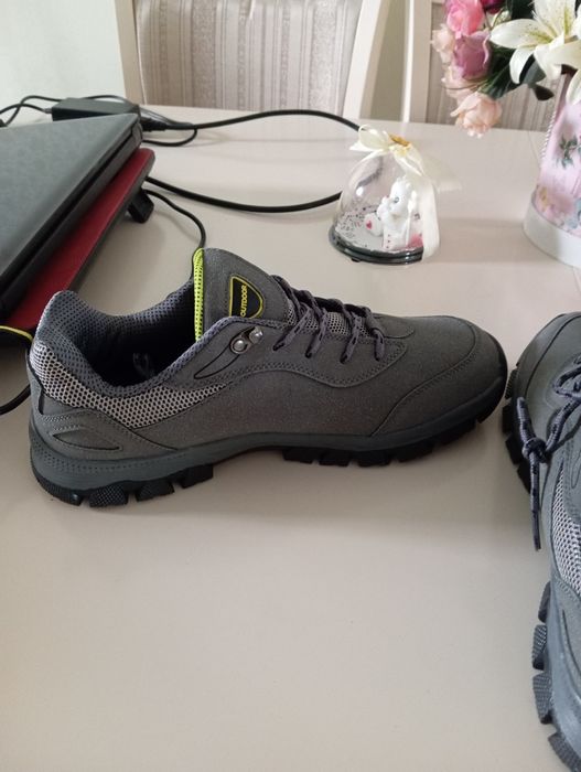 Кроссовки летние