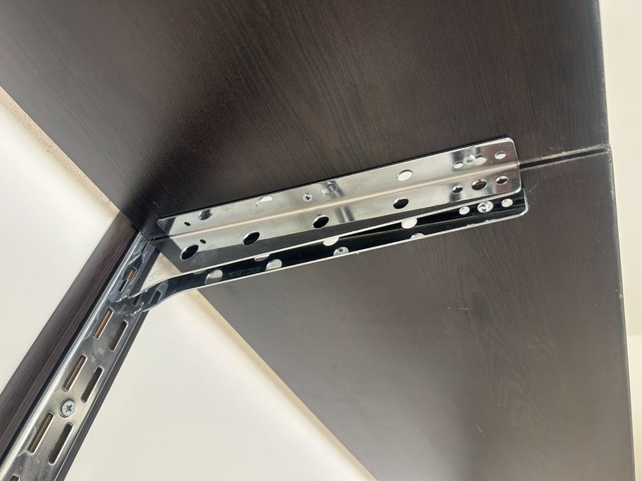 Оборудване за магазин за дрехи-щендери, манекени, закачалки, рафтове