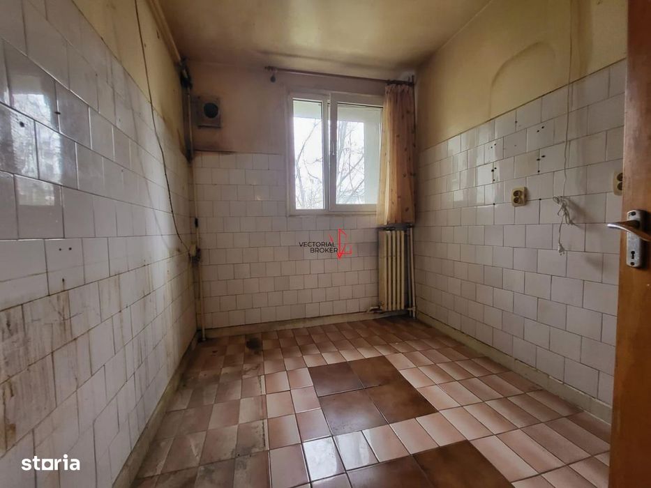 H-4 Camere  Fix Langa Metrou, Scoala Si Parc