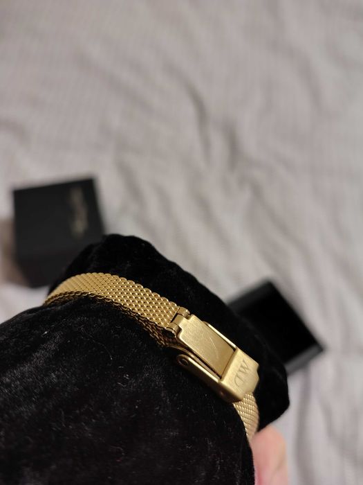 Нежен дамски часовник Daniel Wellington