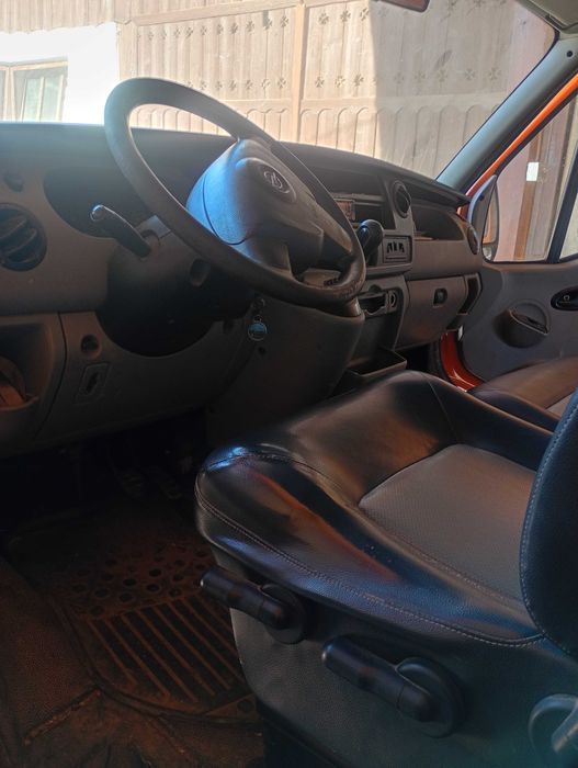 Vând Opel Movano 2.5