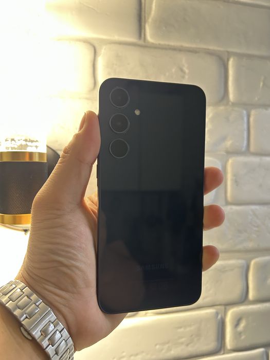 Продам телефон Samsung A35 5G