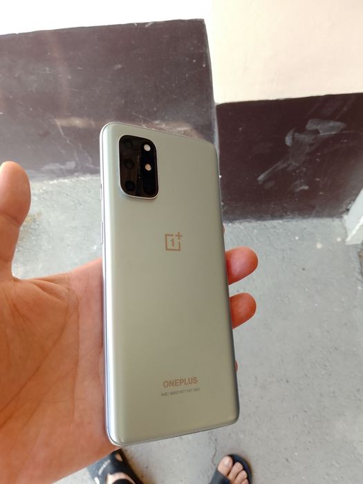 One plus 8 t 12-256 gb