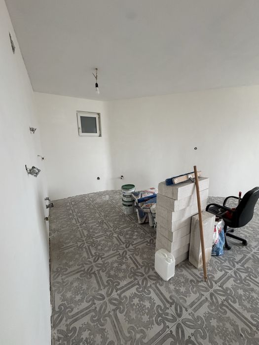 Тристаен Младост 4