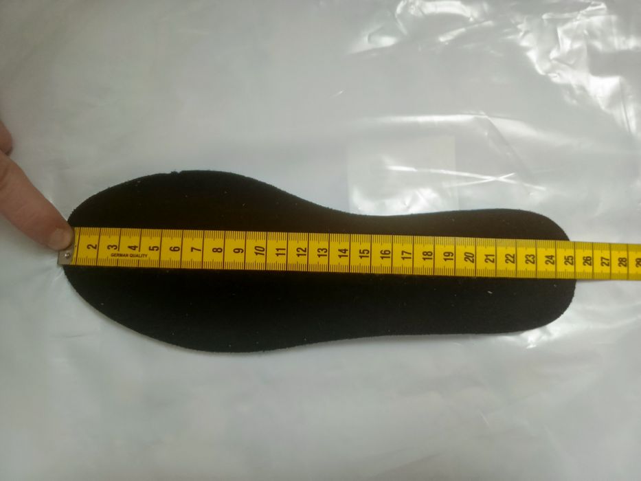 Продам кроссовки