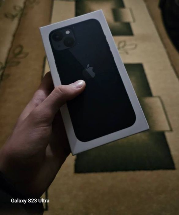 продам Айфон 13 состояние выше среднего