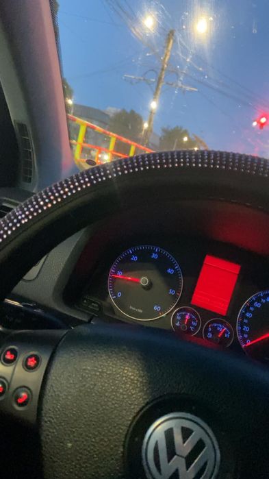 Vând Golf V automat 2.0 TDI