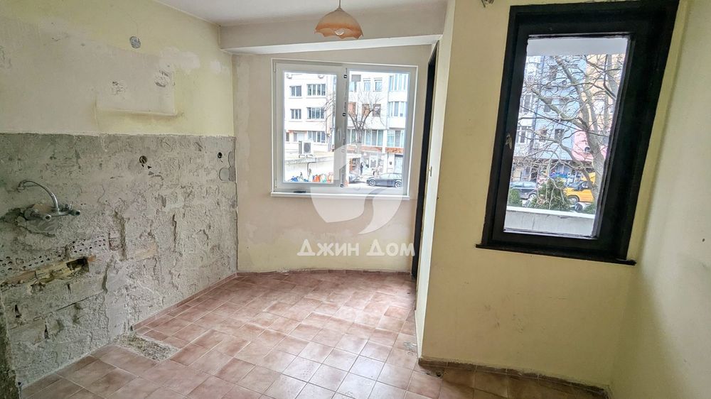 Просторен двустаен апартамент БЕЗ ТАКСА ПОДДРЪЖКА, гр. Бургас, ж.к. Л