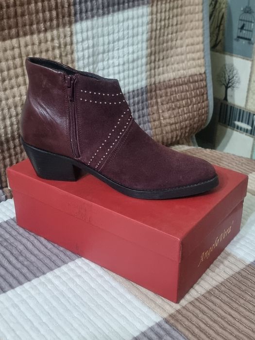 Ботильоны казаки натуралка 10000тг, только ватсап.