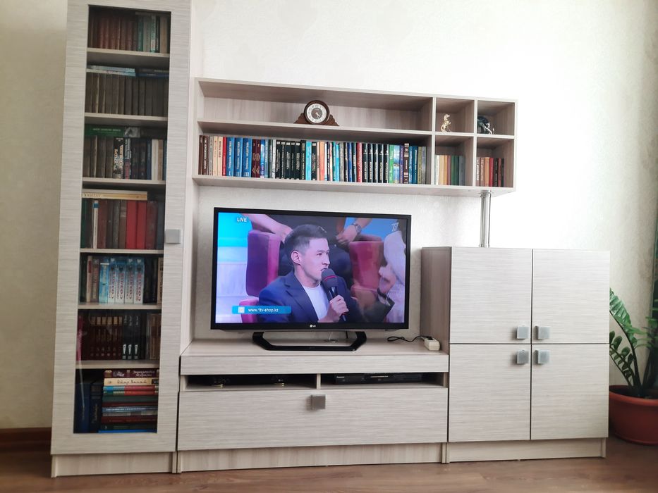 Продам стенку в гостиную 55000тг