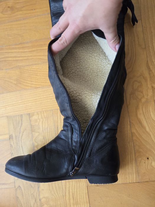 Ботуши от естествена кожа отвън и естествена вълна вътре/ номер 39