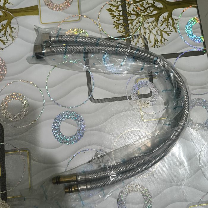 Шланги для смесителя.