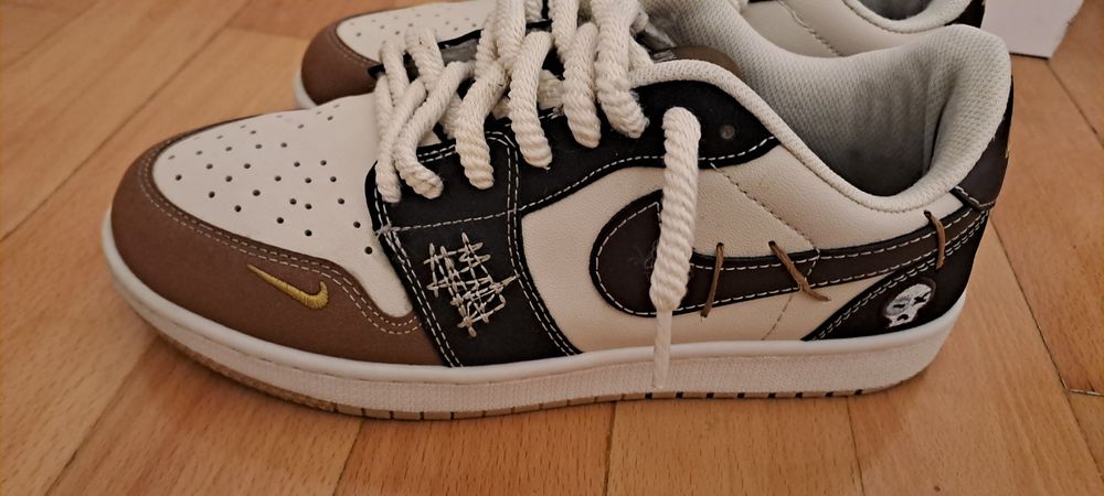 Papuci Nike Customizați