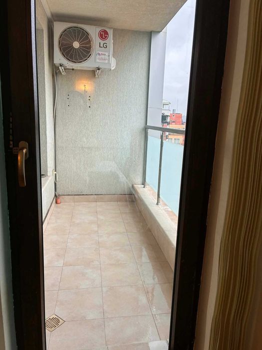 Продава 2-стаен апартамент и двоен гараж на ул. Риккардо Ваккарини