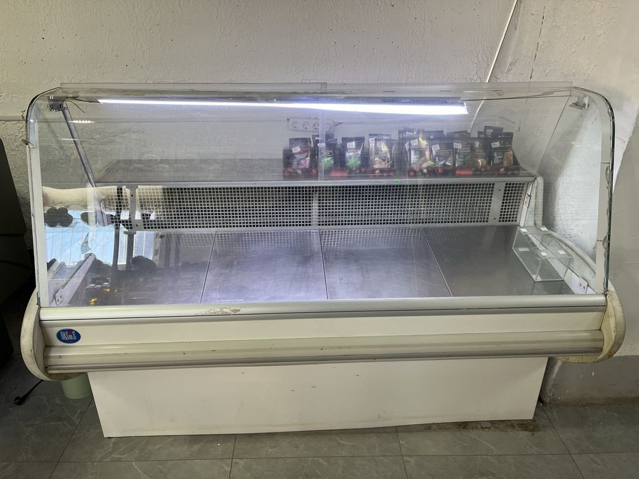 Витринный холодильник