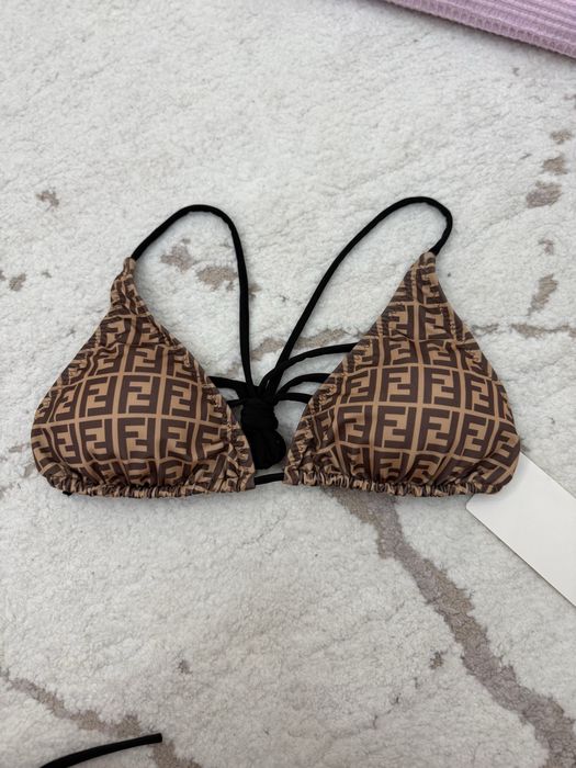 Costum de baie din doua piese