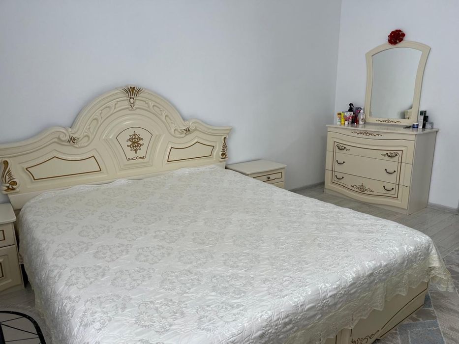 Спальная гарнитура сатылады