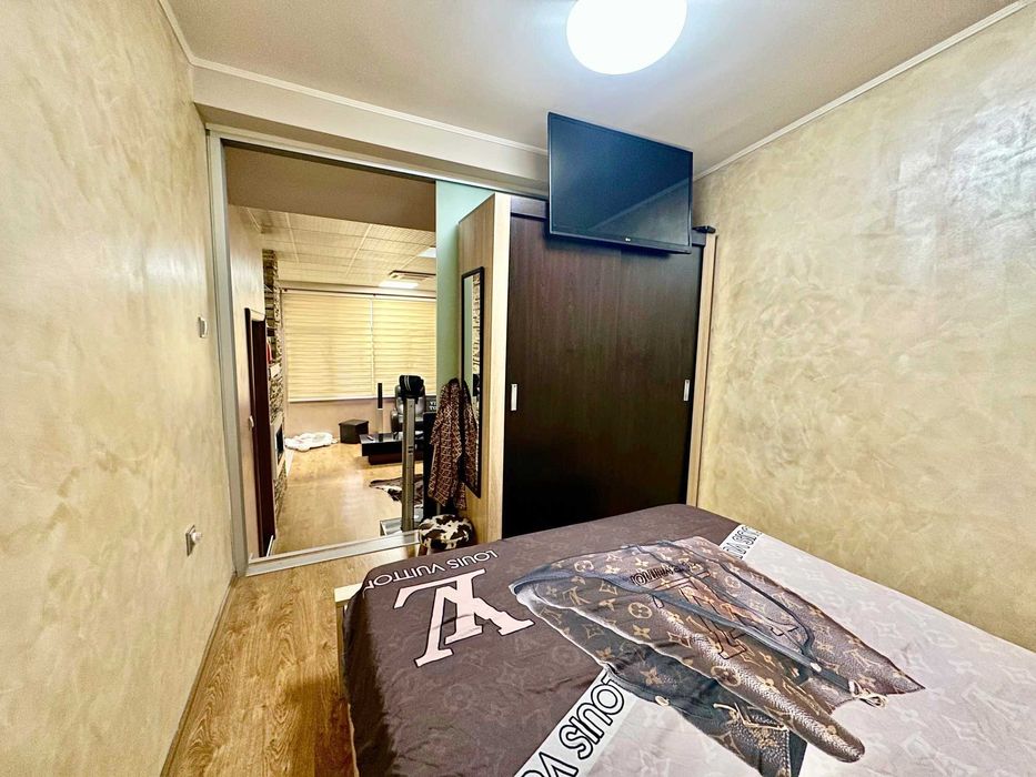 Двустаен апартамент за продажба в Сарафово