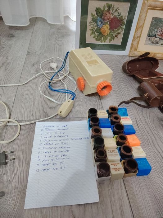 Aparat diafilm românesc