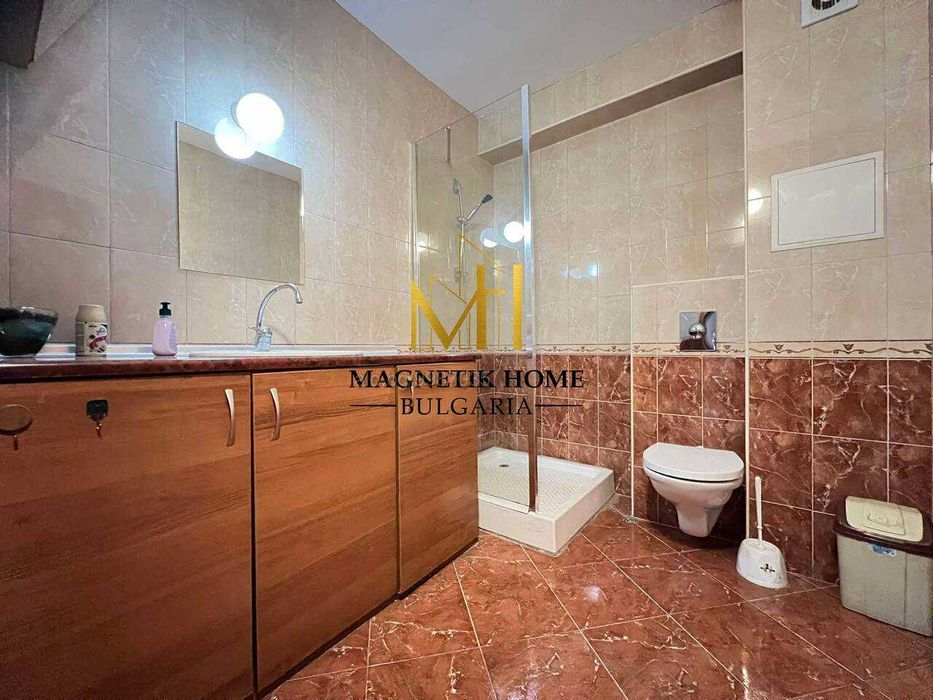 Дава се под наем Двустаен апартамент в Бургас, Център - 65 кв.м за 408 € - Снимка #2