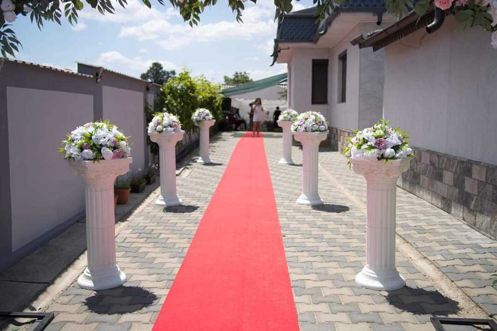 Inchiriez Mese, Scaune, Decorațiuni, Aranjamente Florale