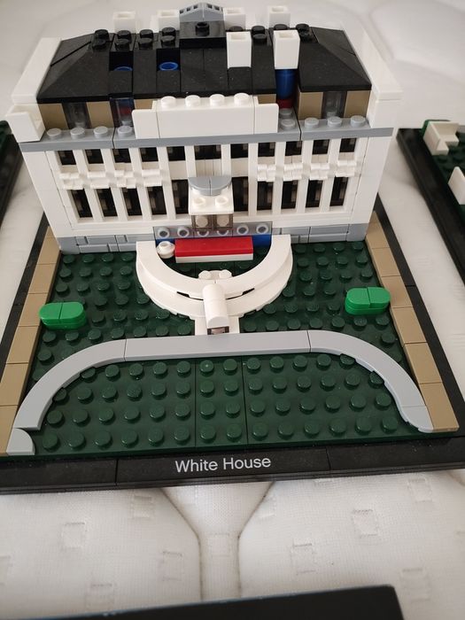 ЛЕГО Белия Дом 21054