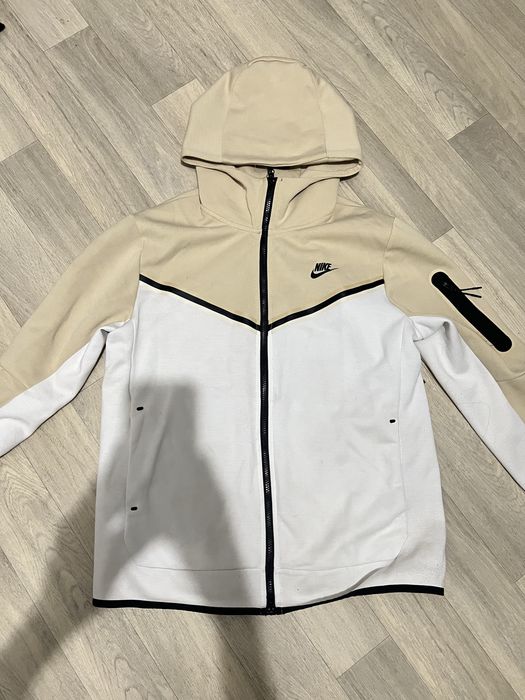 Продам зипку tech fleece,теч флис