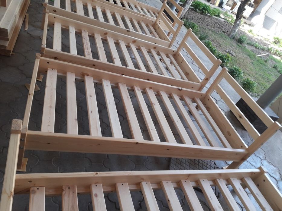 Односпальная кровать в скандинавском стиле  200×90