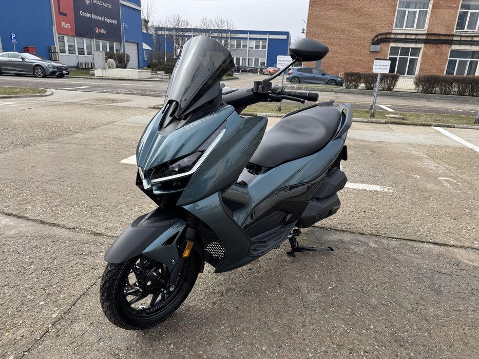 Scuter Zontes 125, ca nou, Garantie producator