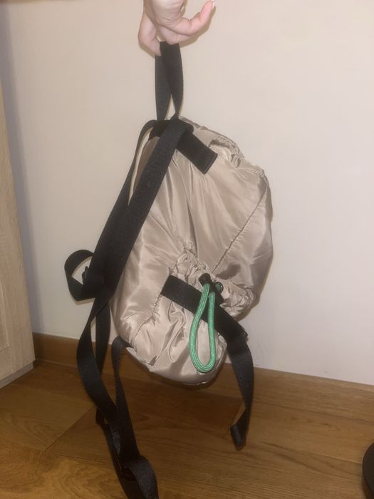 Geantă bej închis, cu aspec