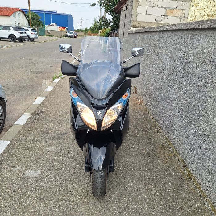 Vând Suzuki burgman 400 2013