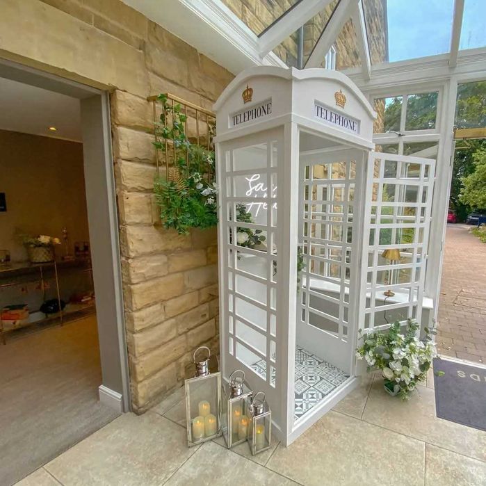 Cabina telefonica londoneza si audio guestbook