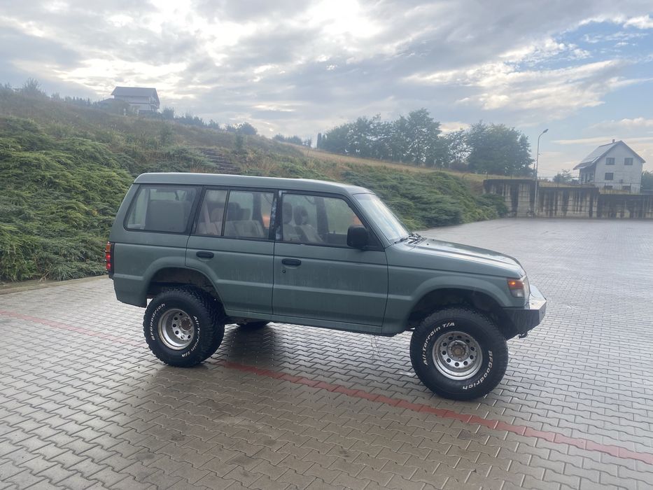 Mitsubishi   pajero 3.0 v6