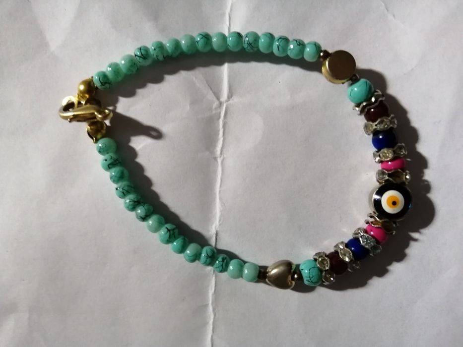 Синджирче и гривна по 1 лева бройката