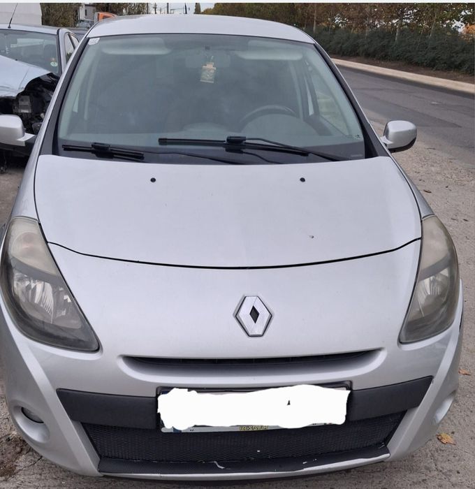 Dezmembrez renault clio 3