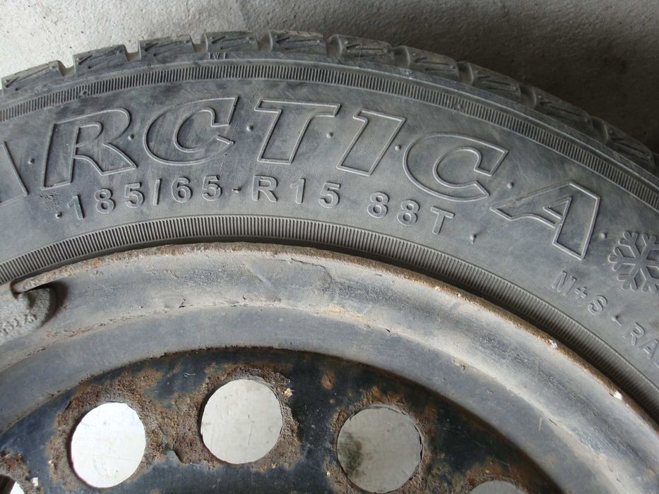 Зимни гуми с джанти 185/65/15