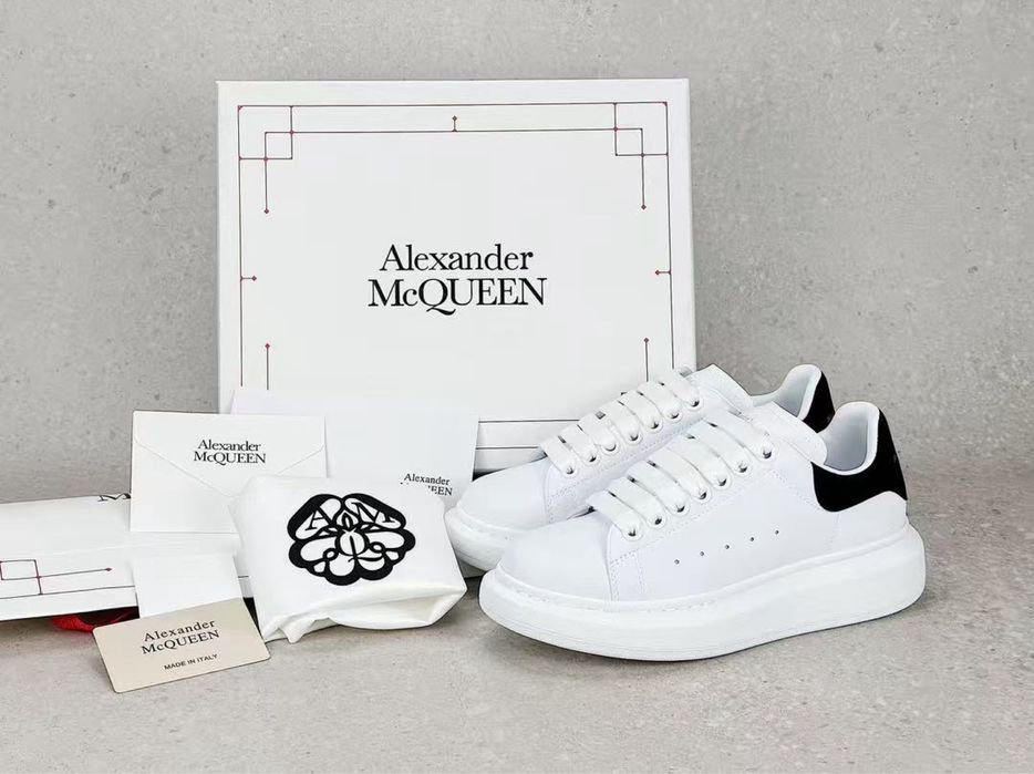 Alexander McQueen Oversized Sneaker – White/ Black Poze Reale